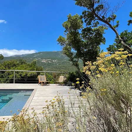 Les Petites Maisons Bed & Breakfast Sotta