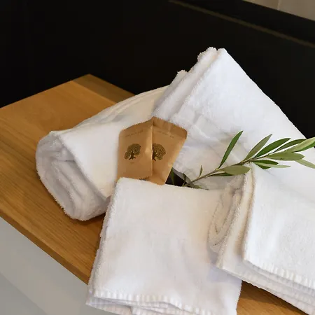 Oda ve Kahvaltı Les Petites Maisons Sotta
