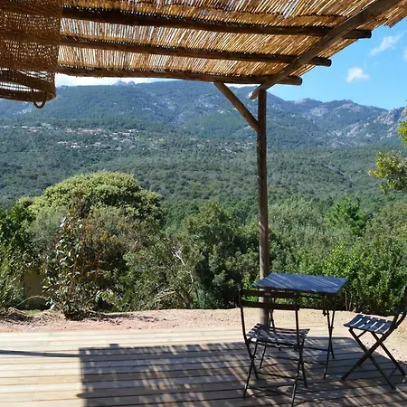 Oda ve Kahvaltı Les Petites Maisons Sotta