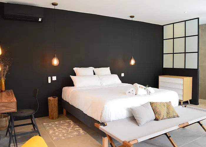 Les Petites Maisons 索塔