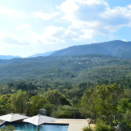 לינה וארוחת בוקר Les Petites Maisons