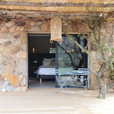 Les Petites Maisons 4* Sotta