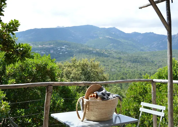 Les Petites Maisons 4*