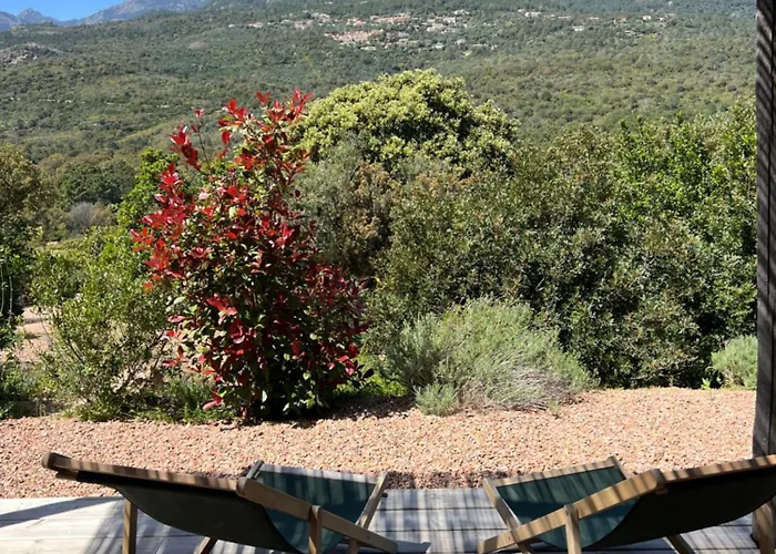 Couette-café Les Petites Maisons 4*