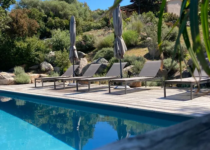 Couette-café Les Petites Maisons 4*