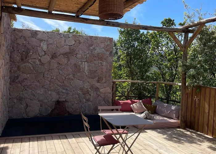 Les Petites Maisons 4*