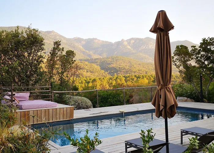 Les Petites Maisons 4*