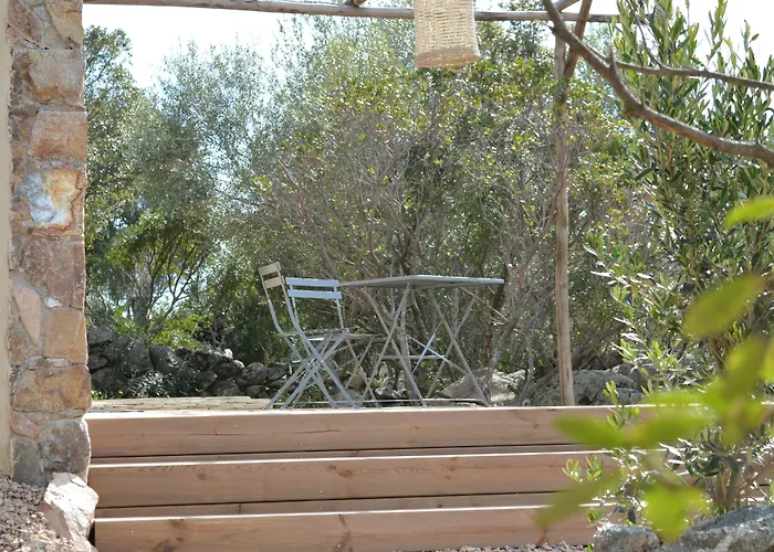 Les Petites Maisons לינה וארוחת בוקר