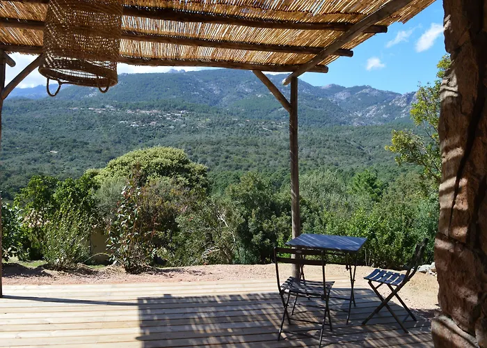 Oda ve Kahvaltı Les Petites Maisons Sotta