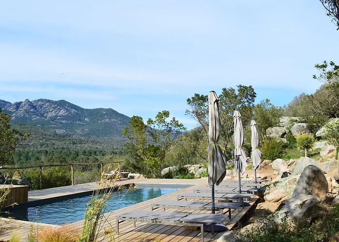 Couette-café Les Petites Maisons 4*