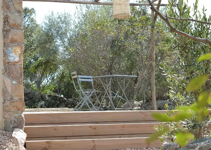 לינה וארוחת בוקר Les Petites Maisons סוטה