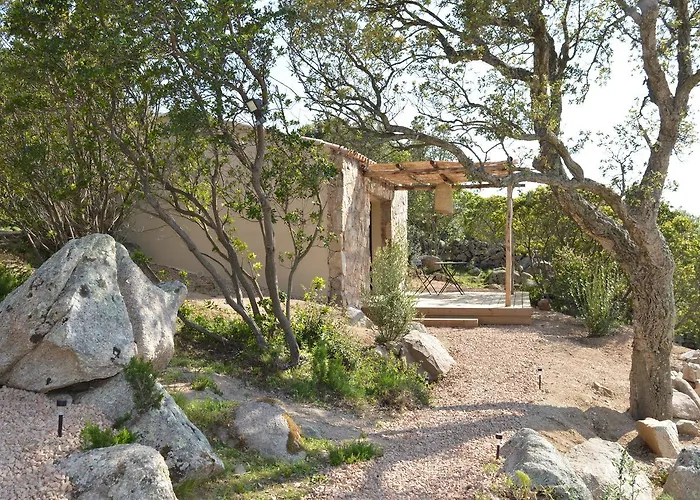 לינה וארוחת בוקר Les Petites Maisons סוטה