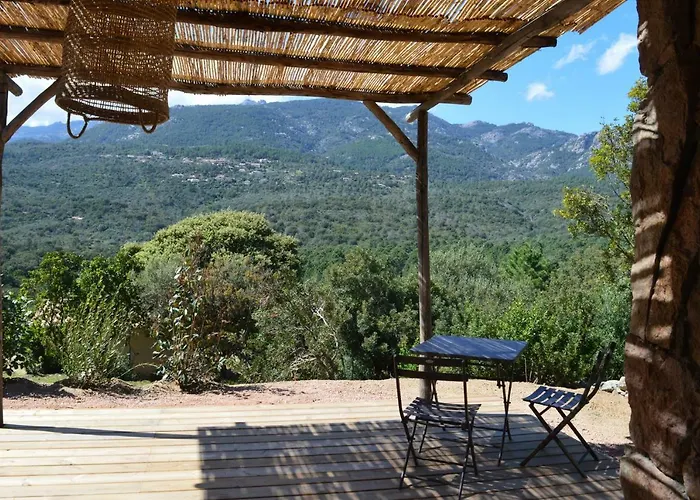 Oda ve Kahvaltı Les Petites Maisons Sotta